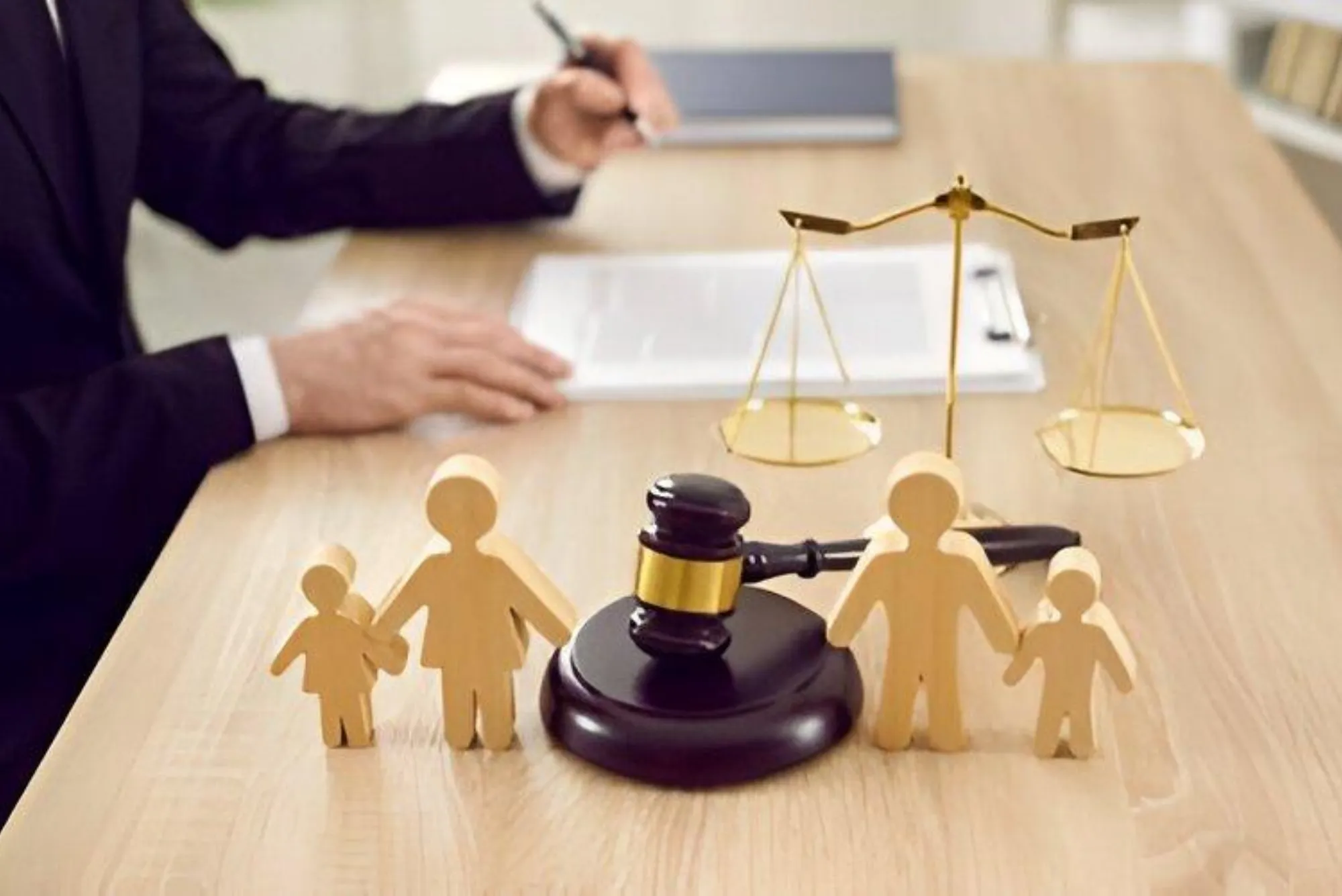 What Legal Support Do Family Lawyers in Dubai Offer During Divorce Proceedings